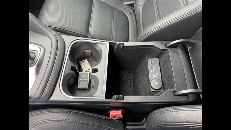 2020 Jaguar E-PACE P250 SE - Photo 14 - Spring Valley, MN 55975