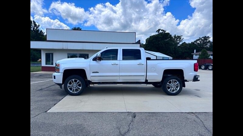 2019 Chevrolet Silverado 2500 High Country - Photo 2 - Spring Valley, MN 55975