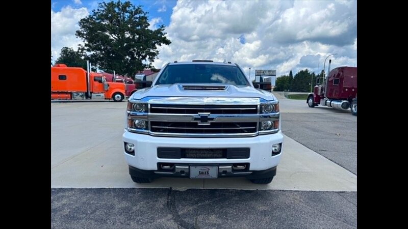 2019 Chevrolet Silverado 2500 High Country - Photo 5 - Spring Valley, MN 55975