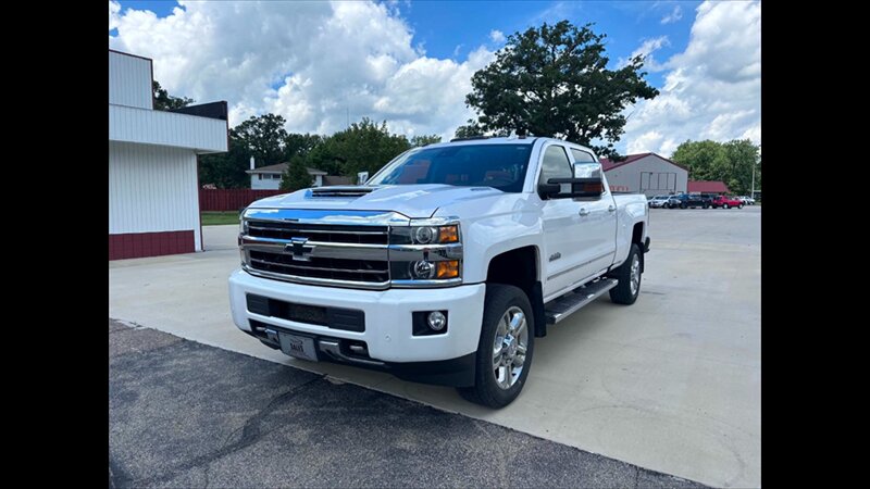 2019 Chevrolet Silverado 2500 High Country - Photo 3 - Spring Valley, MN 55975