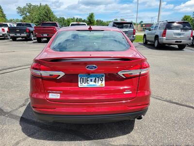 2020 Ford Fusion SE   - Photo 8 - Spring Valley, MN 55975