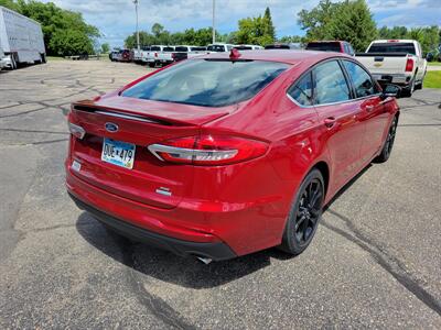 2020 Ford Fusion SE   - Photo 4 - Spring Valley, MN 55975