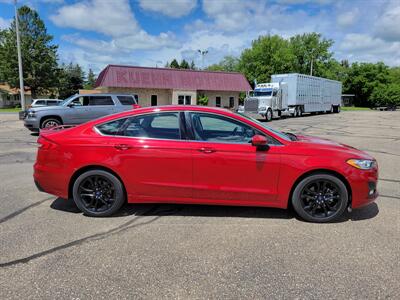 2020 Ford Fusion SE   - Photo 1 - Spring Valley, MN 55975