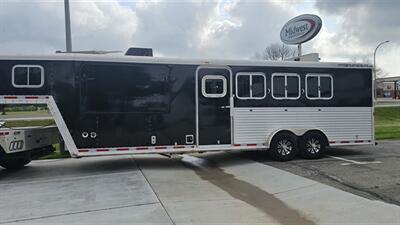 2007 FEATHERLITE HORSE TRAILER  8547 - Photo 15 - Spring Valley, MN 55975