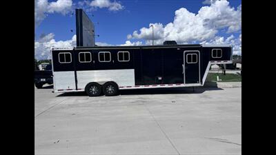 2007 FEATHERLITE HORSE TRAILER  8547