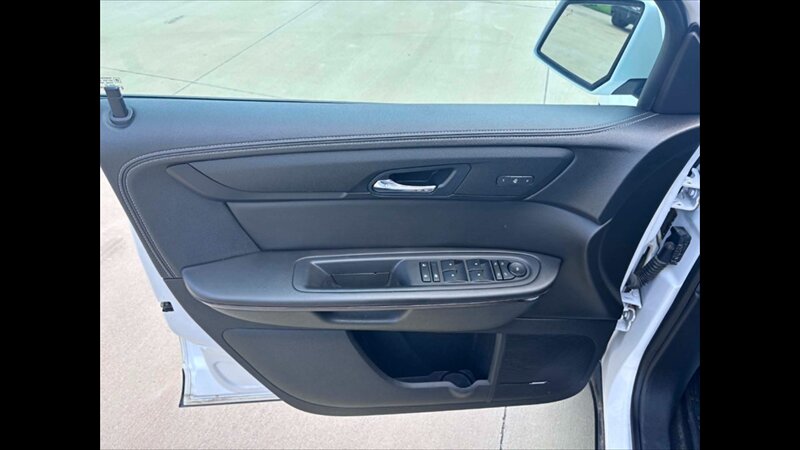 2016 Chevrolet Traverse LTZ - Photo 16 - Spring Valley, MN 55975