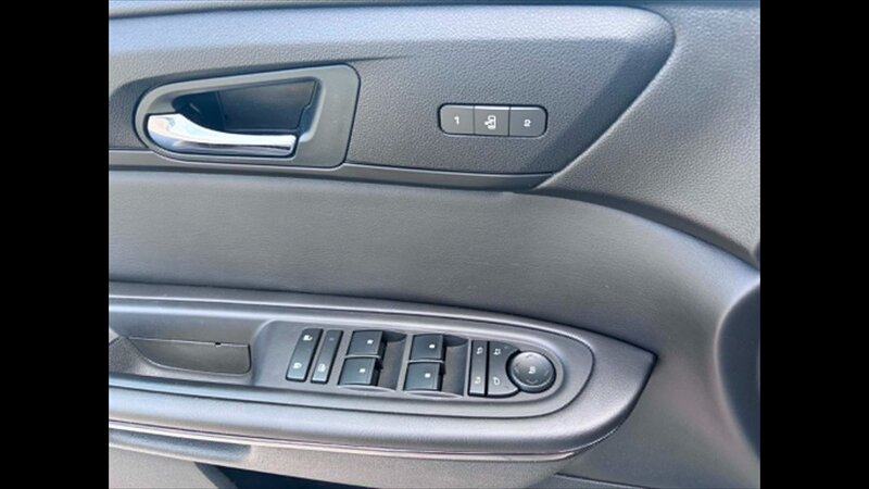 2016 Chevrolet Traverse LTZ - Photo 17 - Spring Valley, MN 55975
