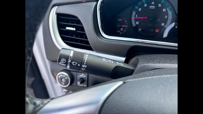 2016 Chevrolet Traverse LTZ - Photo 11 - Spring Valley, MN 55975