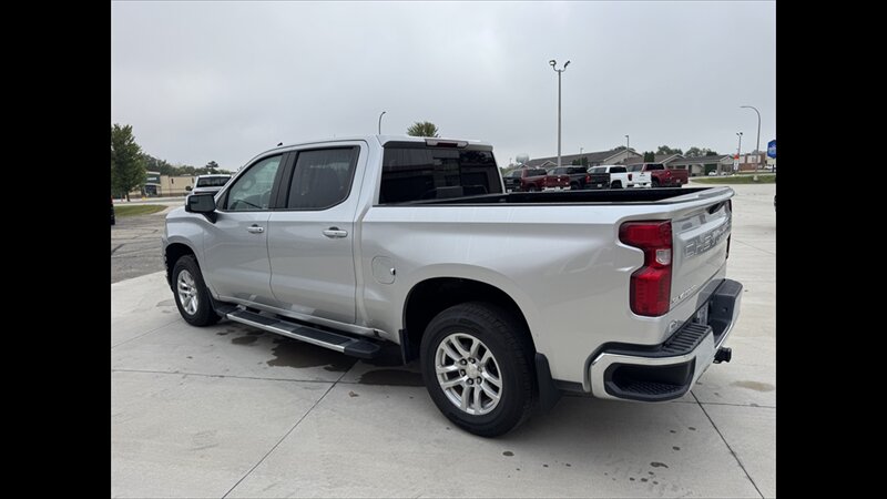 2019 Chevrolet Silverado 1500 LT   - Photo 5 - Spring Valley, MN 55975