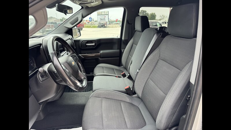 2019 Chevrolet Silverado 1500 LT   - Photo 19 - Spring Valley, MN 55975