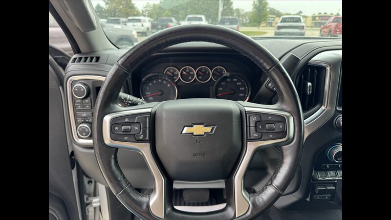 2019 Chevrolet Silverado 1500 LT   - Photo 13 - Spring Valley, MN 55975