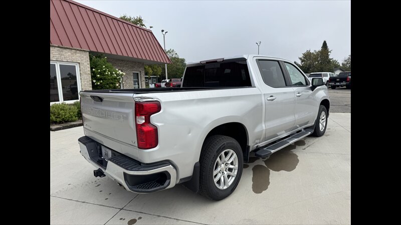 2019 Chevrolet Silverado 1500 LT   - Photo 7 - Spring Valley, MN 55975