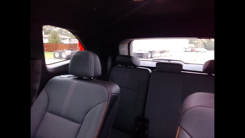 2025 GMC Acadia AT4 - Photo 15 - Spring Valley, MN 55975