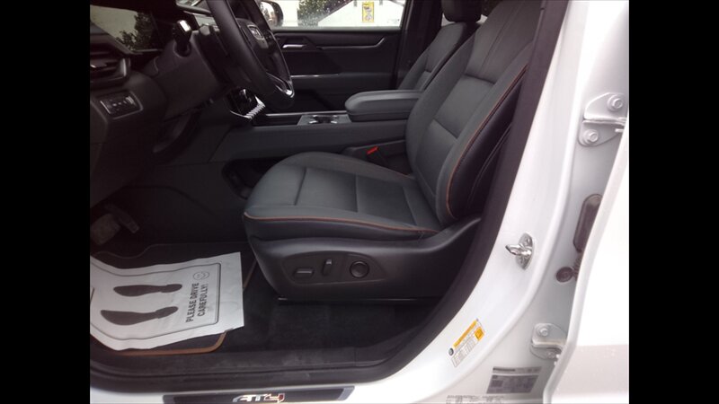 2025 GMC Acadia AT4 - Photo 13 - Spring Valley, MN 55975