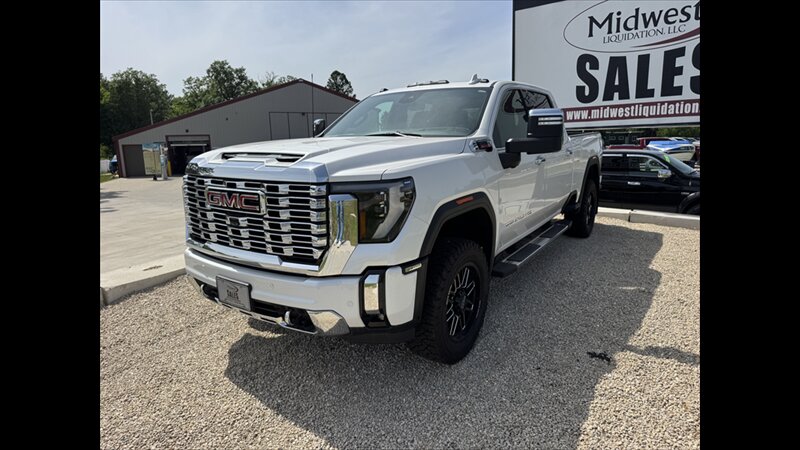 2024 GMC Sierra 3500 DENALI - Photo 2 - Spring Valley, MN 55975