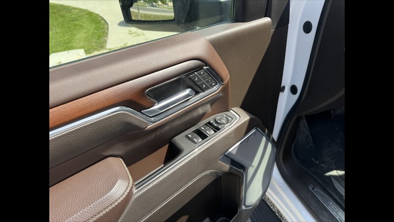 2024 GMC Sierra 3500 DENALI - Photo 10 - Spring Valley, MN 55975