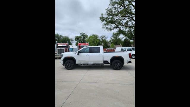 2024 GMC Sierra 3500 DENALI - Photo 2 - Spring Valley, MN 55975