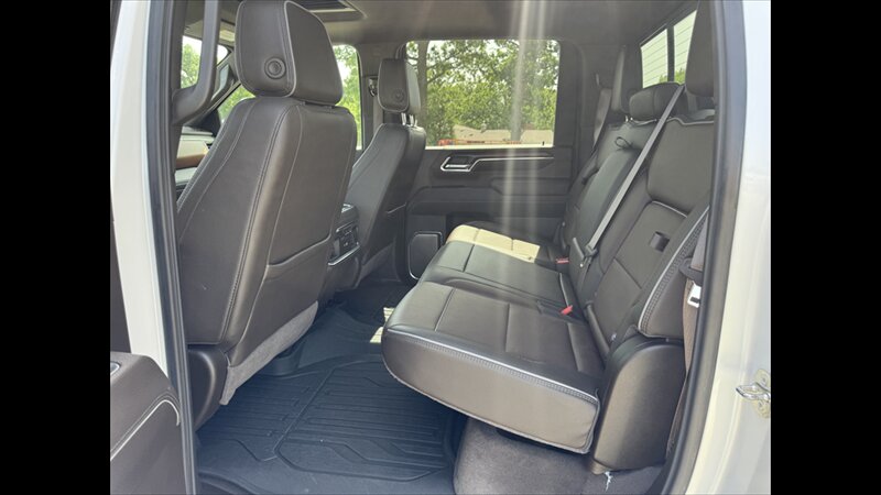 2024 GMC Sierra 3500 DENALI - Photo 27 - Spring Valley, MN 55975