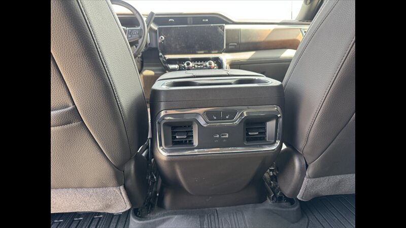 2024 GMC Sierra 3500 DENALI - Photo 28 - Spring Valley, MN 55975