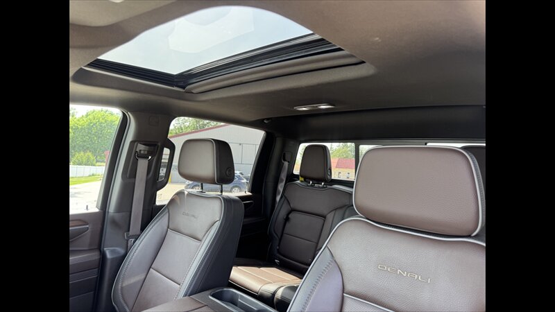 2024 GMC Sierra 3500 DENALI - Photo 25 - Spring Valley, MN 55975