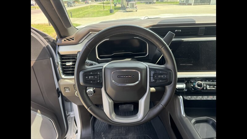 2024 GMC Sierra 3500 DENALI - Photo 13 - Spring Valley, MN 55975