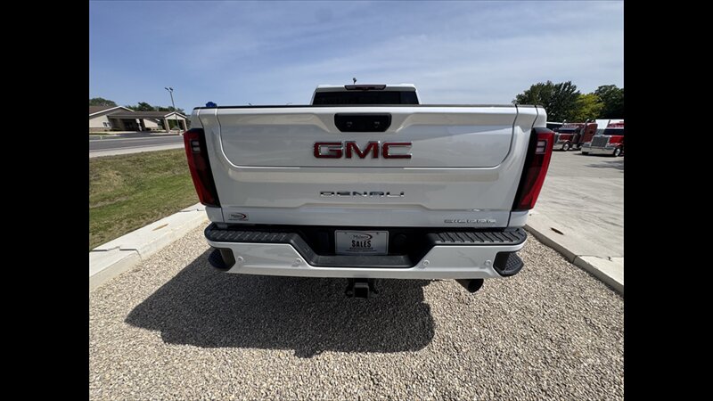 2024 GMC Sierra 3500 DENALI - Photo 7 - Spring Valley, MN 55975