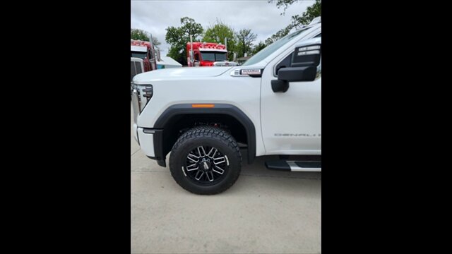 2024 GMC Sierra 3500 DENALI - Photo 3 - Spring Valley, MN 55975