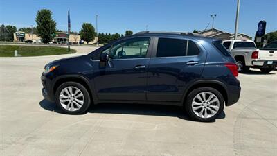 2018 Chevrolet Trax Premier   - Photo 2 - Spring Valley, MN 55975