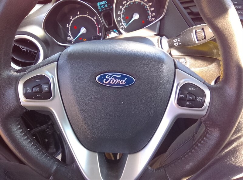 2016 Ford Fiesta SE - Photo 10 - Spring Valley, MN 55975