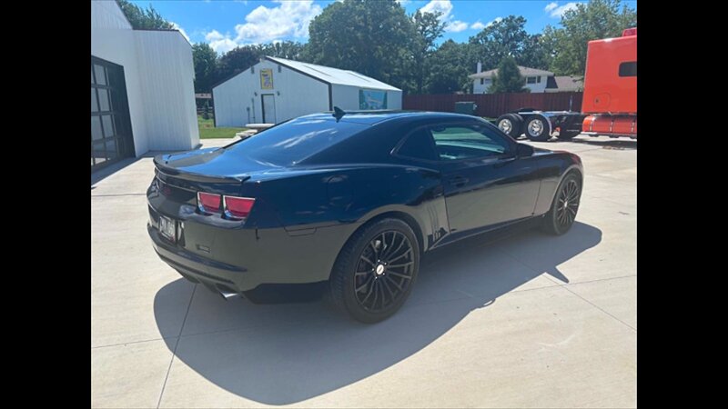 2010 Chevrolet Camaro SS - Photo 4 - Spring Valley, MN 55975