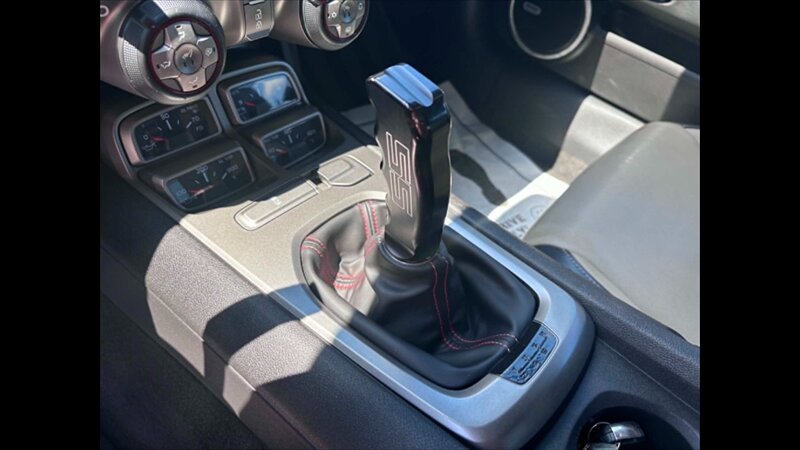 2010 Chevrolet Camaro SS - Photo 22 - Spring Valley, MN 55975