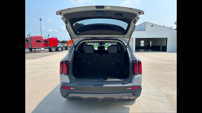 2023 Kia Sorento X-Line S - Photo 9 - Spring Valley, MN 55975