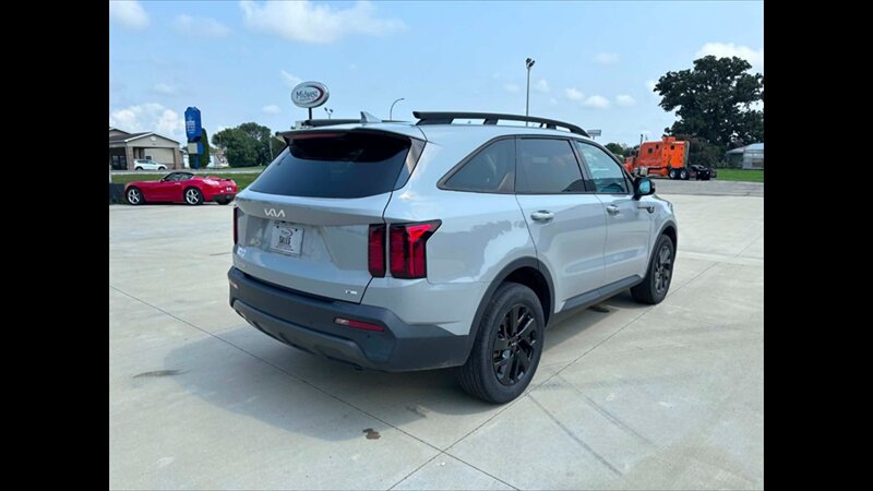 2023 Kia Sorento X-Line S - Photo 5 - Spring Valley, MN 55975