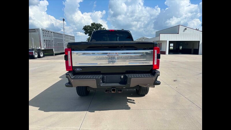 2023 Ford F-250 King Ranch - Photo 4 - Spring Valley, MN 55975