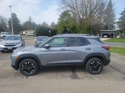 2022 Chevrolet Trailblazer LT   - Photo 2 - Spring Valley, MN 55975