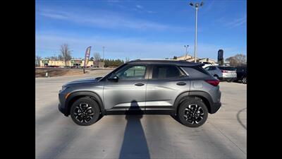 2022 Chevrolet Trailblazer LT   - Photo 9 - Spring Valley, MN 55975