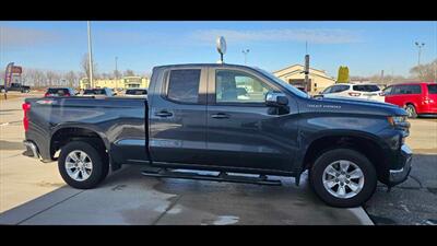 2020 Chevrolet Silverado 1500 LT   - Photo 1 - Spring Valley, MN 55975