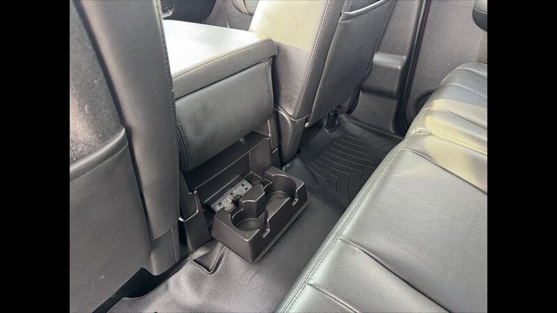 2014 GMC Sierra 2500 SLE - Photo 18 - Spring Valley, MN 55975