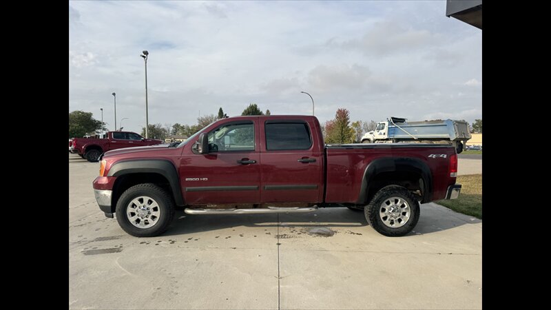 2014 GMC Sierra 2500 SLE - Photo 4 - Spring Valley, MN 55975