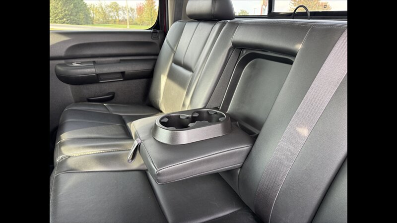 2014 GMC Sierra 2500 SLE - Photo 17 - Spring Valley, MN 55975