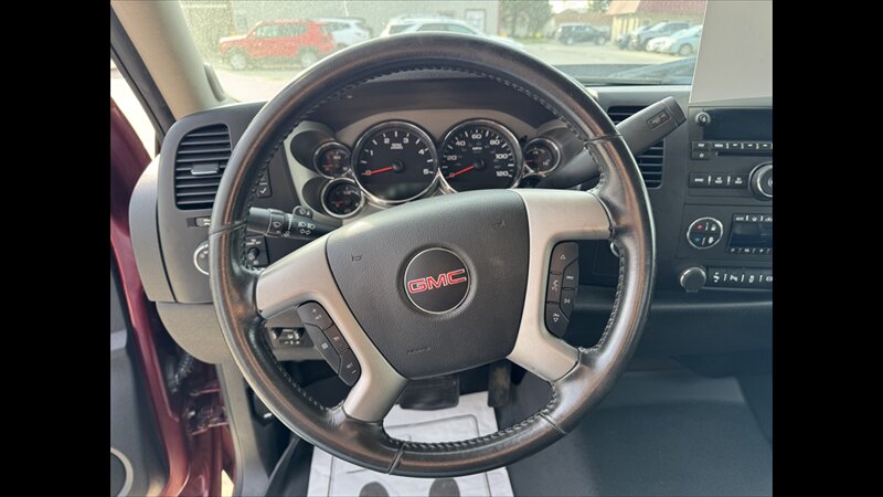 2014 GMC Sierra 2500 SLE - Photo 8 - Spring Valley, MN 55975