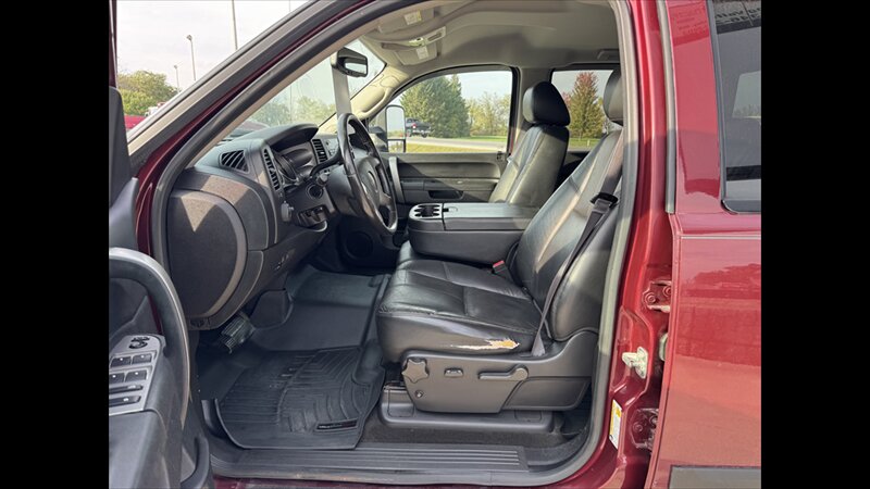 2014 GMC Sierra 2500 SLE - Photo 7 - Spring Valley, MN 55975