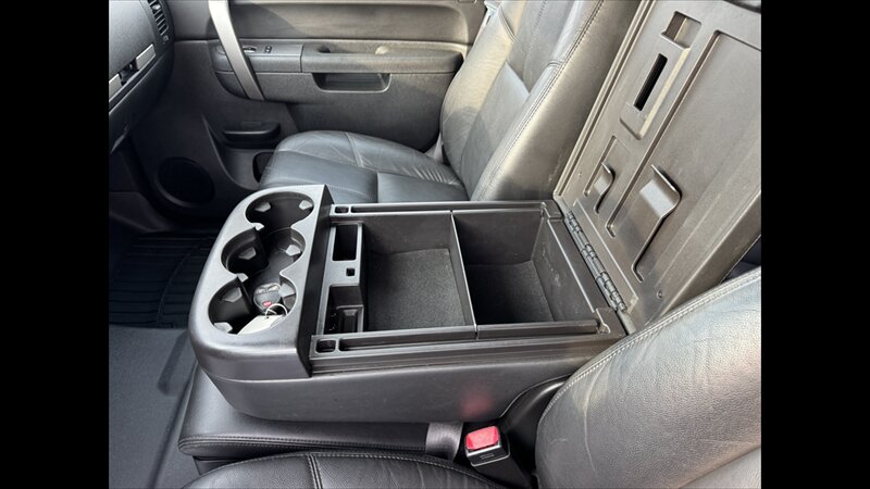 2014 GMC Sierra 2500 SLE - Photo 12 - Spring Valley, MN 55975