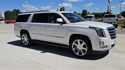 2020 Cadillac Escalade Premium Luxury   - Photo 1 - Spring Valley, MN 55975