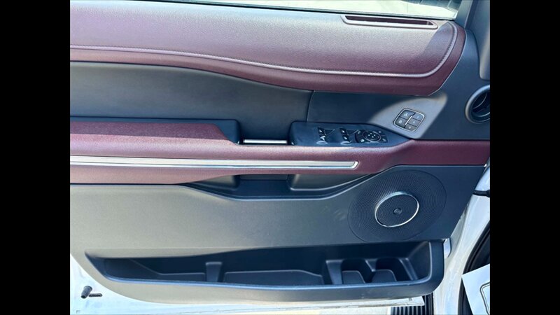 2022 Ford Expedition MAX Limited - Photo 16 - Spring Valley, MN 55975