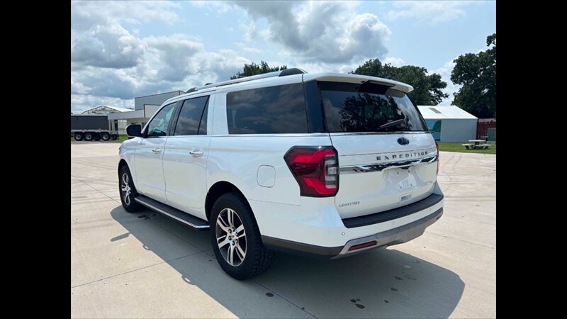 2022 Ford Expedition MAX Limited - Photo 8 - Spring Valley, MN 55975