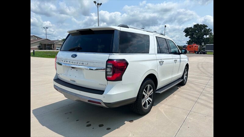 2022 Ford Expedition MAX Limited - Photo 7 - Spring Valley, MN 55975