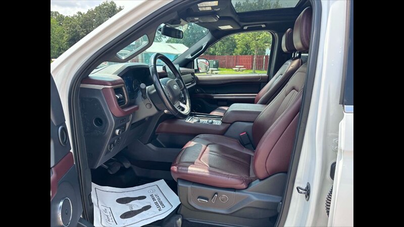 2022 Ford Expedition MAX Limited - Photo 12 - Spring Valley, MN 55975