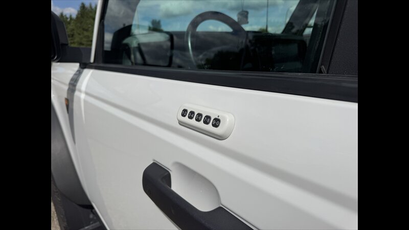 2022 Ford Bronco Big Bend Advanced - Photo 7 - Spring Valley, MN 55975