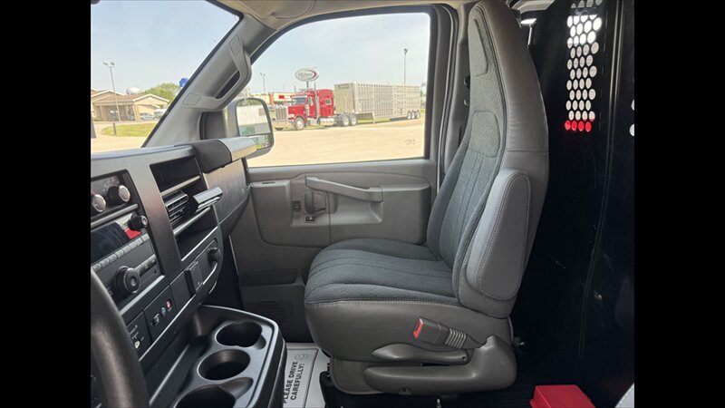 2025 GMC Savana 2500 - Photo 15 - Spring Valley, MN 55975